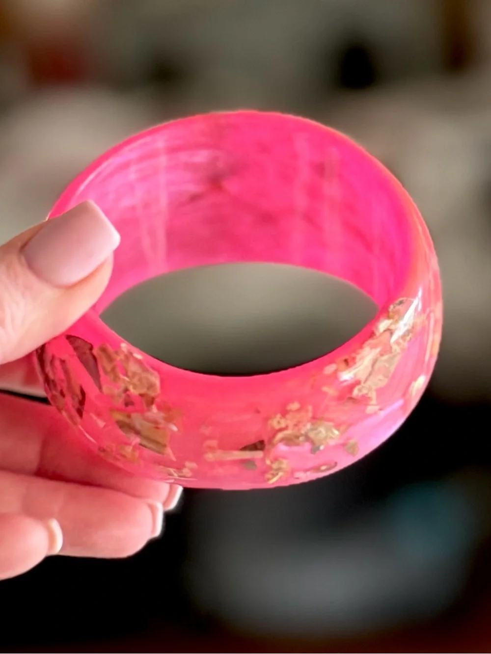 Beautiful Vintage Pink Resin Bangle Bracelet with Embedded Metallic Flakes